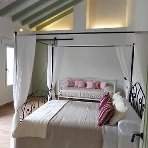 la-casa-de-la-huerta-stylish-family-cottage-in-malaga.1costadelsol.com/